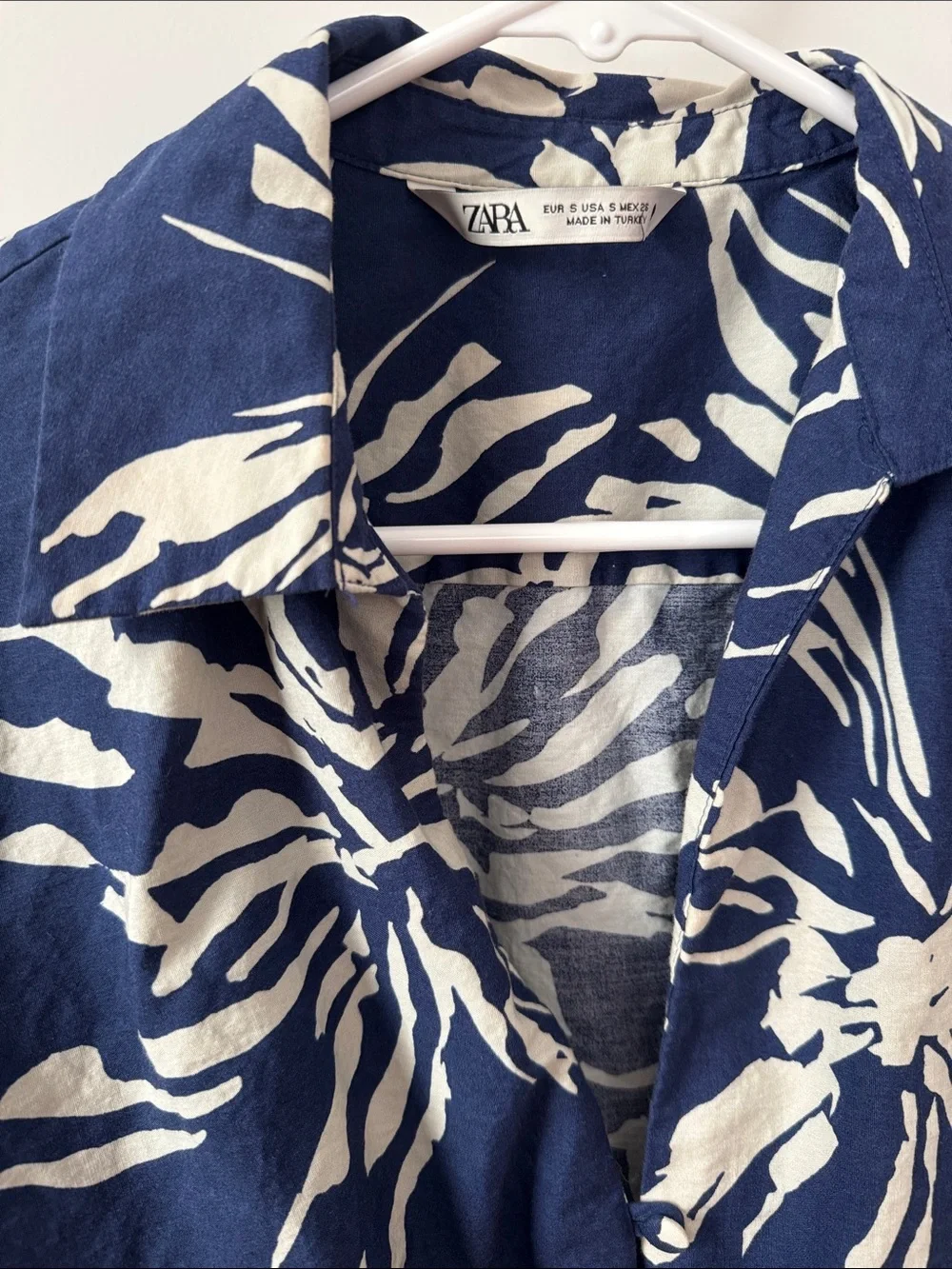NWOT Zara Floral Tie-Front puffed sleeve cropped blouse